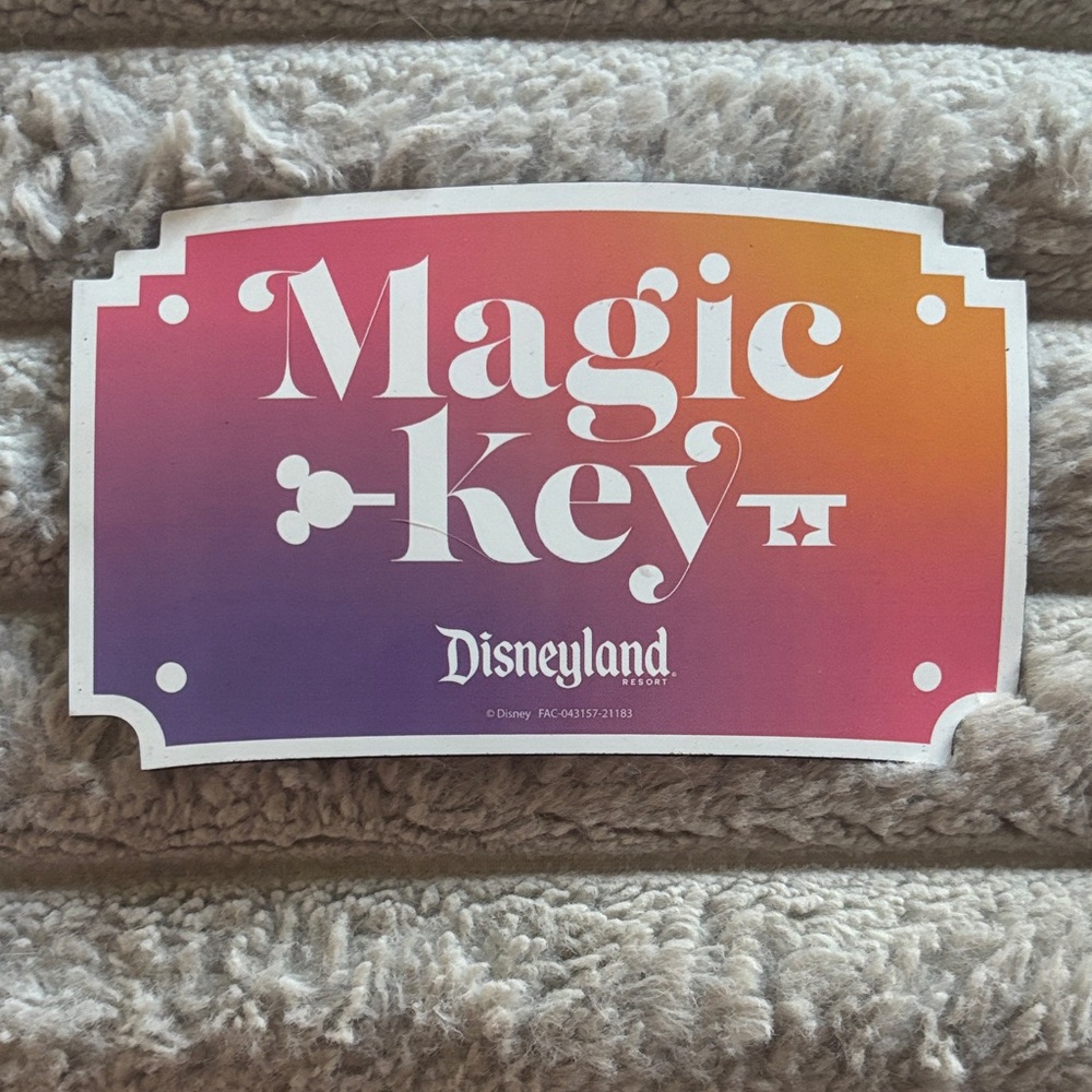 Disneyland Magic Key Sticker - Multicolor - Picture 3 of 3